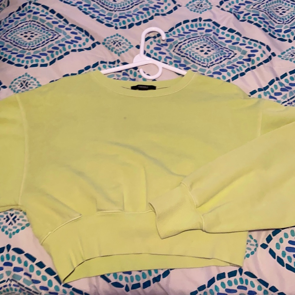 women’s green sweatshirt